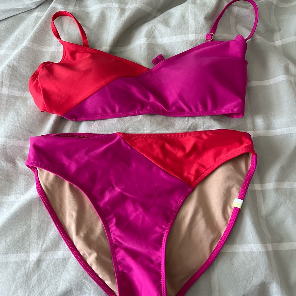SUMMERSALT size 4 bikini set